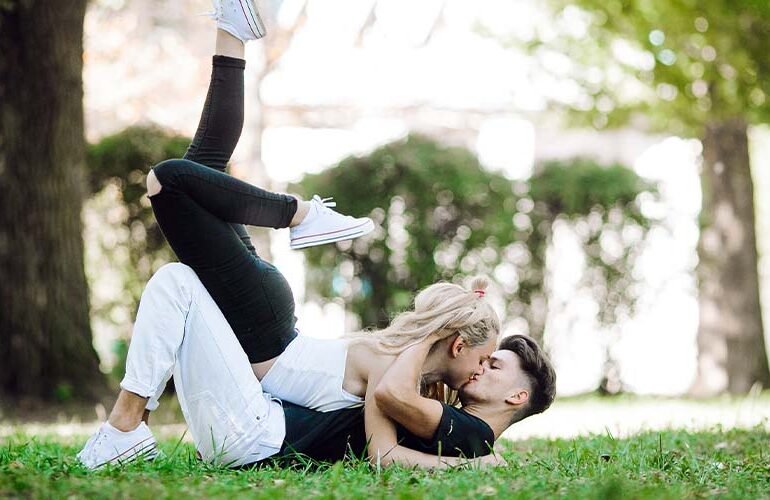 kissing horizontally – You and Lifestyle